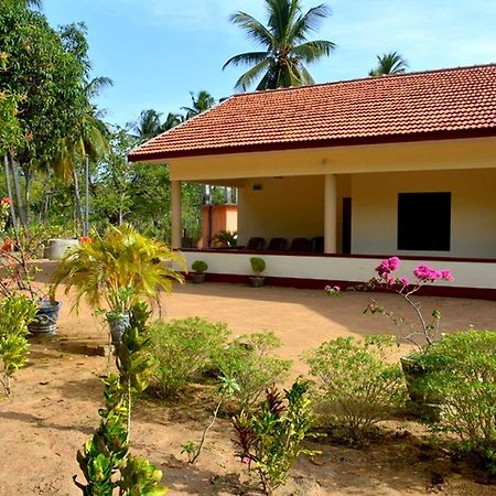 Yaswi Guest House Passikudah Luaran gambar