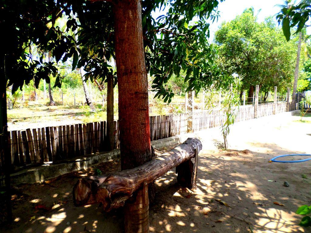 Yaswi Guest House Passikudah Luaran gambar