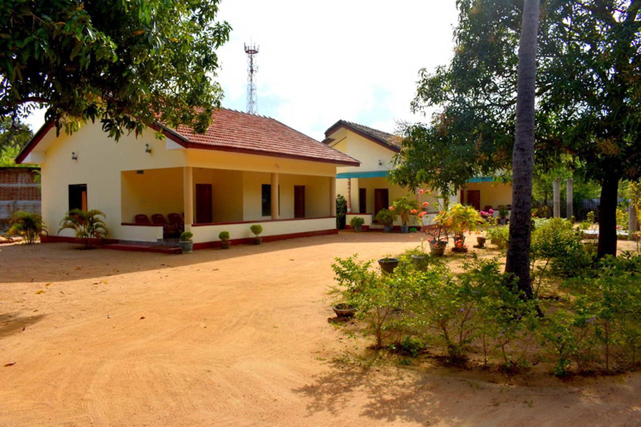 Yaswi Guest House Passikudah Luaran gambar